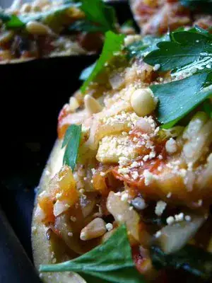 Aubergines farcies au four