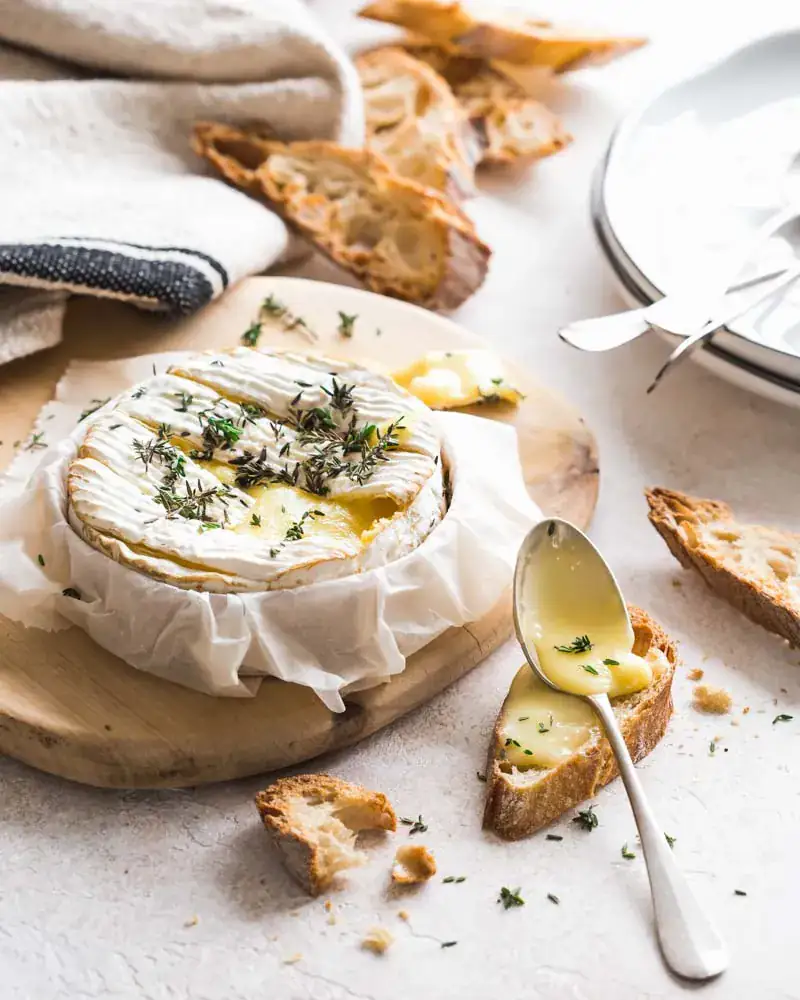 Camembert rôti au four