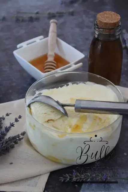 Glace au miel et à la lavande