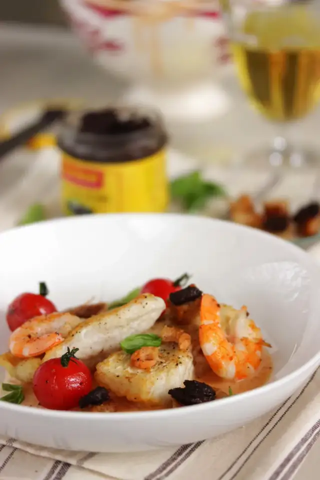 Marmite de poisson à la bisque de homard