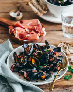 Moules en persillade au jambon Serrano
