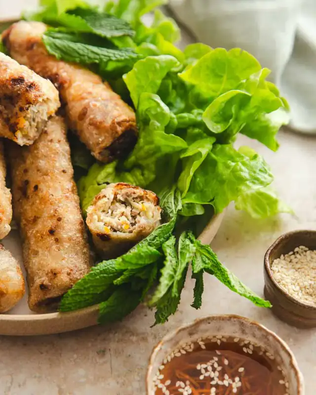 Nems au poulet sauce nuoc-mam